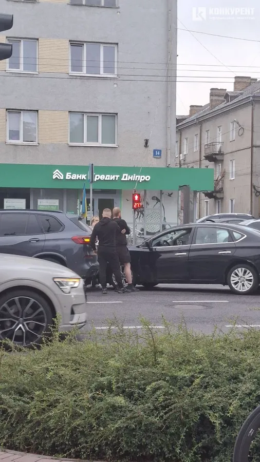 У центрі Луцька – аварія: рух ускладнено