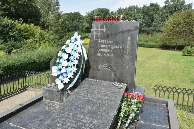 У Луцьку вшанували пам'ять жертв єврейського Голокосту (фото)