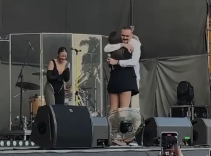 Вони сказали «Так!»: у Луцькому замку на концерті MONATIK освідчилися двоє чоловіків (відео)