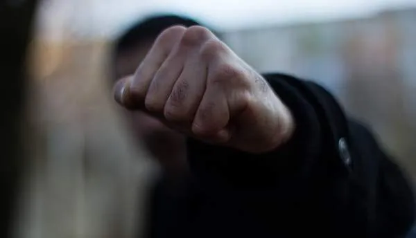 У Луцьку біля дитсадка пограбували 15-річного хлопця