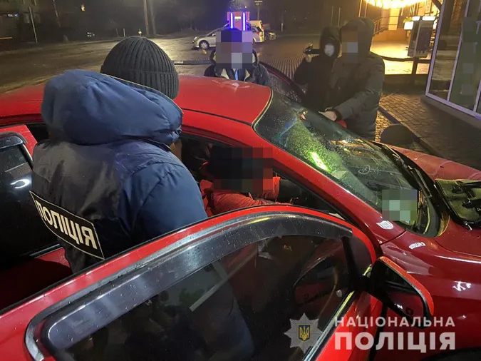 Поліцейські викрили жінку, яка займалася сутенерством