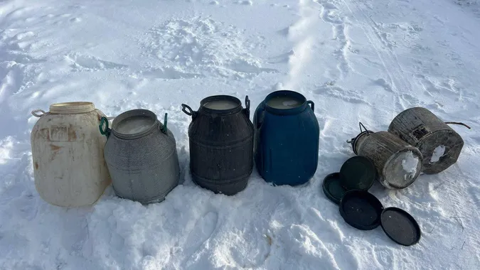 «Для власних потреб»: поліцейські офіцери громади викрили на Волині  домашню броварню