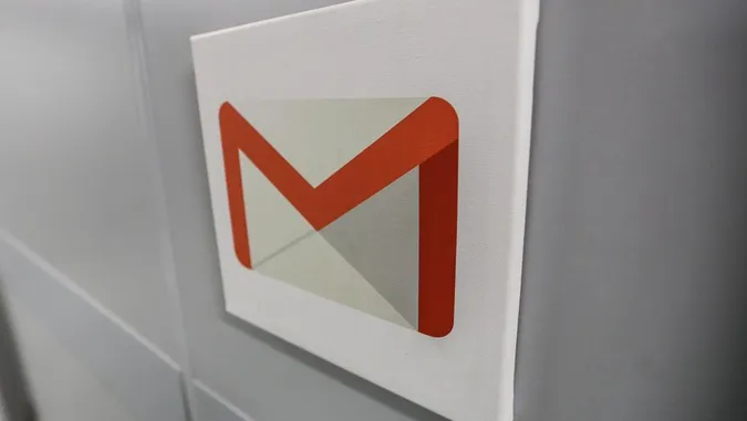 Gmail тестує планування відправлення листів