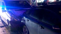 У Луцьку п'яний водій не дотримав дистанції та врізався в авто (фото)