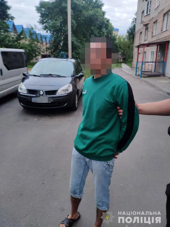Зарізав матір: деталі жахливого вбивства в Луцьку