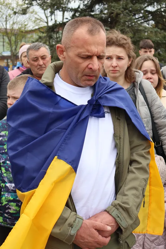 На Волині громада зустріла звільненого з полону Захисника Андрія Жолоба (фото)