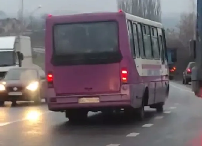 Як на катку: під Луцьком ковзають автобуси з пасажирами (відео)