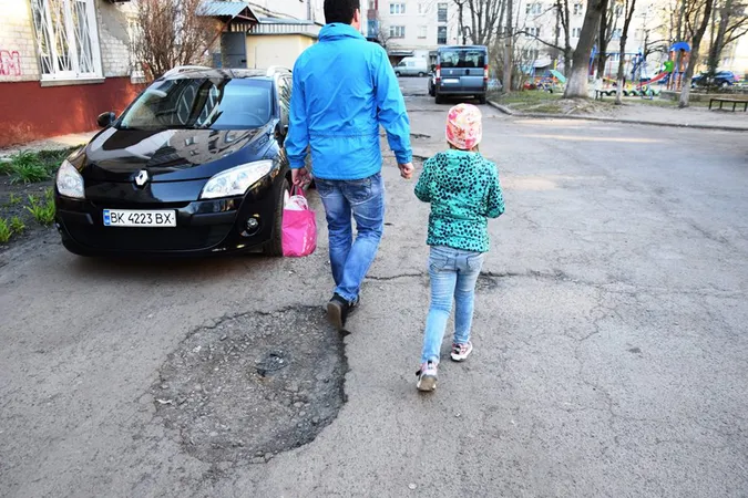 У Луцьку відремонтують двір на Львівській