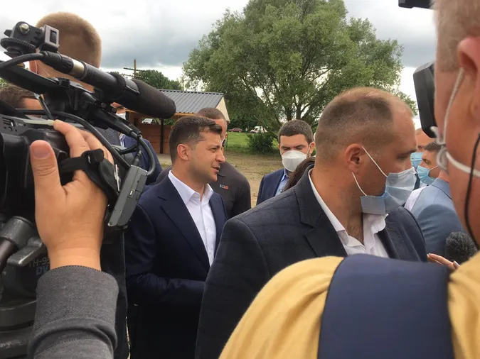 «Ми цю рану вилікуємо», – Зеленський на Волині про ремонт доріг між селами