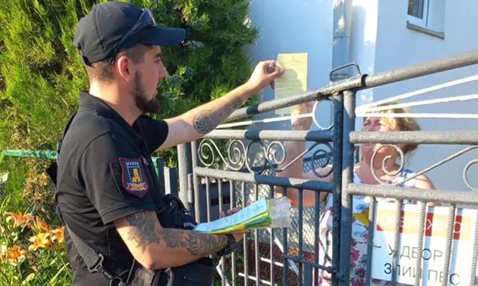Старе місто: муніципали просять жителів придбати сміттєві контейнери