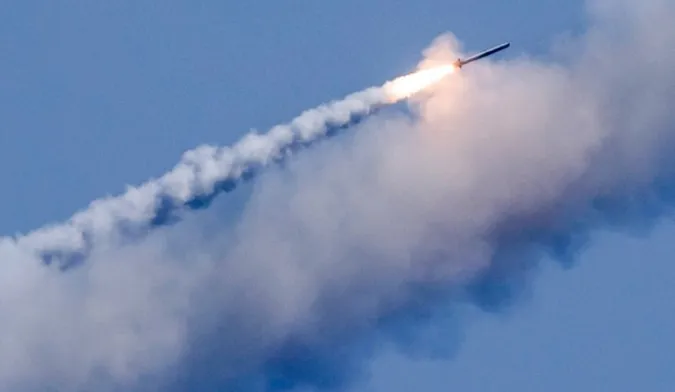 Рашисти вдарили ракетами по Вінниці – є загиблі і поранені (відео)