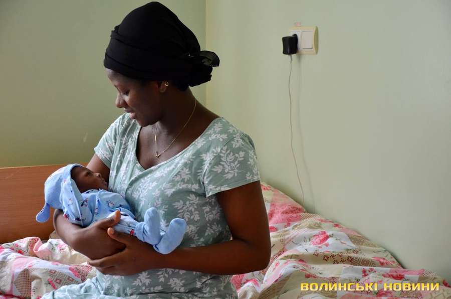 Нігерійська студентка народила у Луцьку первістка (фото)