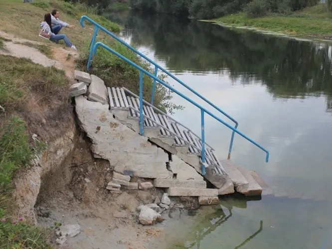 Луцькрада  має виділити гроші на ремонт сходів, які ведуть у Стир