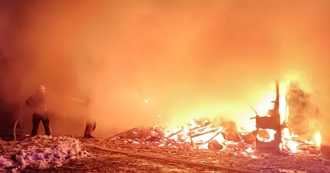 Через несправну пічку у пожежі загинув 58-річний волинянин (фото, відео)