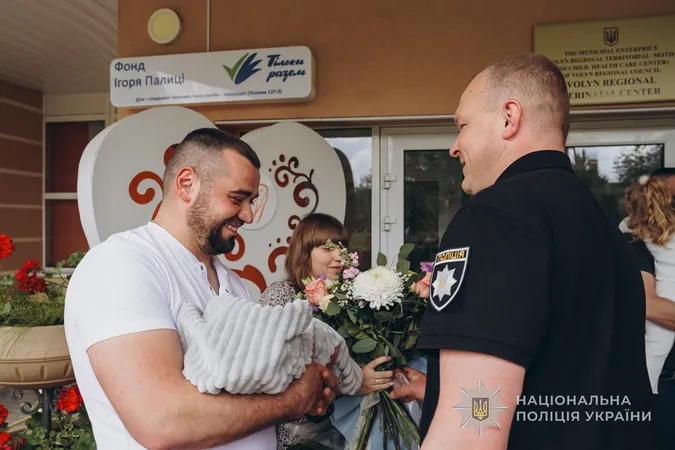 Поліцейський-доброволець стрілецького батальйону Волині вдруге став батьком (фото)