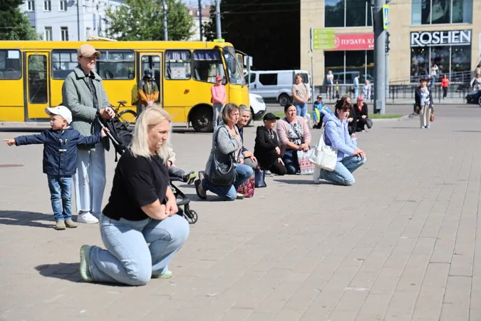 Луцьк навколішки попрощався з воїном Анатолієм Гончаревичем