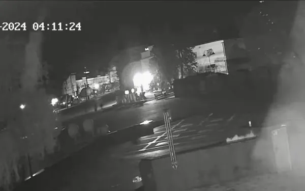 У Луцьку на Театральному майдані п'ятеро хлопців пошкодили пасхальні декорації