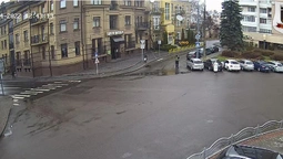 Водіїв у Луцьку просять поважати одне одного і паркувати автомобілі правильно (відео)
