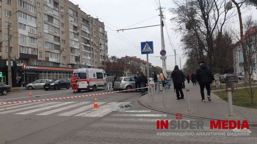 У Луцьку на проспекті Грушевського сталася ДТП зі «швидкою» – є постраждалі (фото)