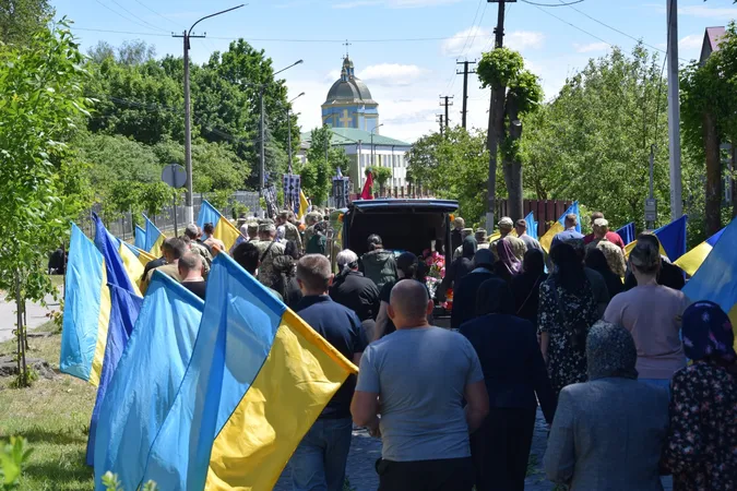 На Волині попрощалися з прикордонником Іллею Добринюком, який загинув під час оборони Авдіївки (фото)