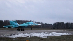 Російські бомбардувальники Су-34 прилетіли до Білорусі (фото)
