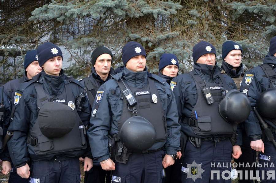 У прикордонних районах Волині у школах чергуватимуть поліцейські (фото)