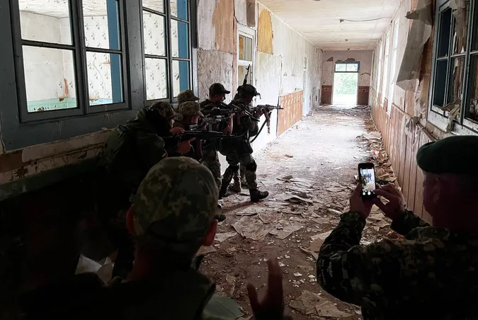На Волині інструктор зі США тренує прикордонників (фото)