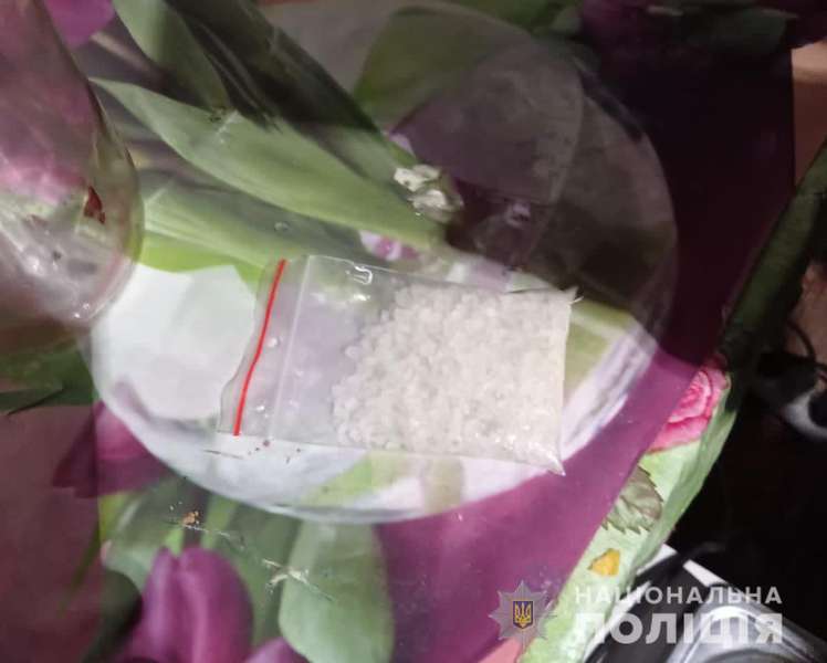 У Ковелі поліцейські піймали «баригу» з кристалами на 10 тисяч гривень (фото, відео)