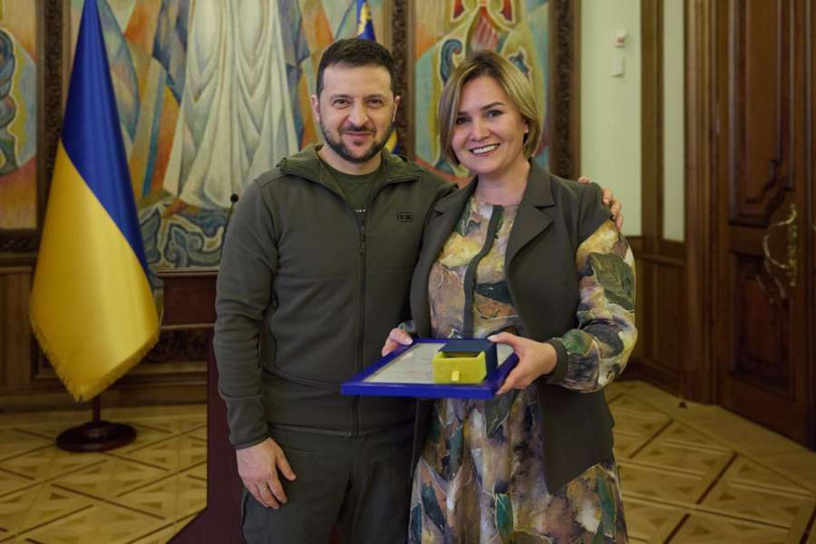 Зеленський нагородив волонтерку з Волині «Золотим серцем» (фото, відео)