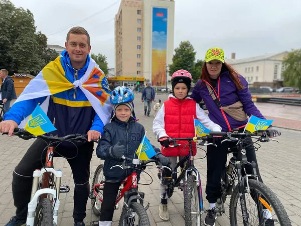 Велопробіг, вишиванки, ЗСУ❤️: як Луцьк відзначає особливий День міста (фото, відео)