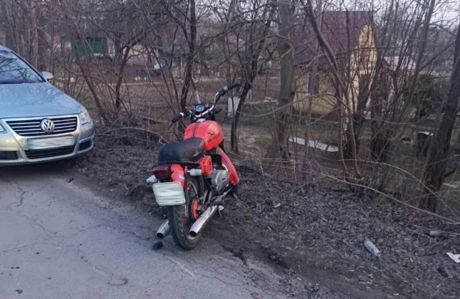 На Волині п'яний водій збив мотоцикліста з дитиною (фото)
