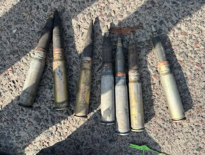 На Волині в бусі волонтера знайшли артснаряди (фото, відео)