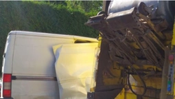 Бус, сміттєвоз і легковик: у Луцьку – аварія біля "Срібних лелек" (фото)
