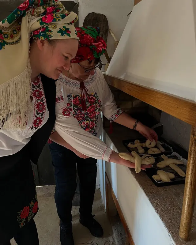 На Волині відтворили давній звичай – випікати їстівні хрести (фото)