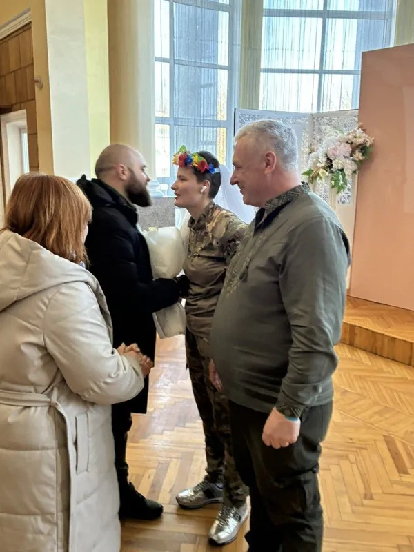 Кохання, що народилося в бою: на Волині побралися бойова медикиня та розвідник (фото)
