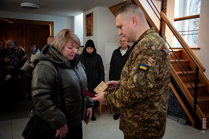 На Волині рідним полеглих гвардійців передали державні нагороди (фото)