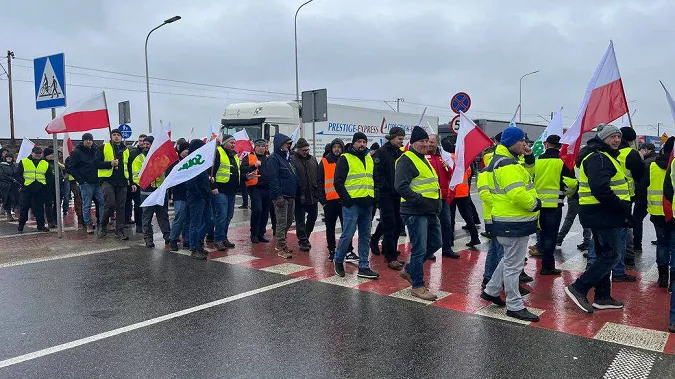 Польські фермери розблокували ПП «Зосин – Устилуг» – рух вантажівок відновлено