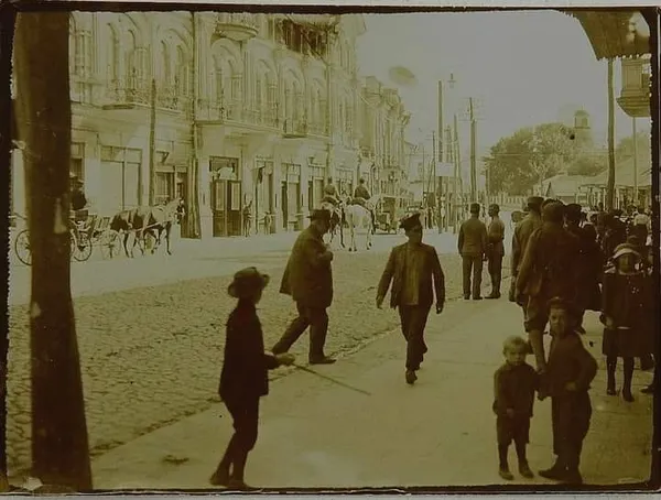 Якою була вулиця Лесі Українки у Луцьку 100 років тому (ретрофото)