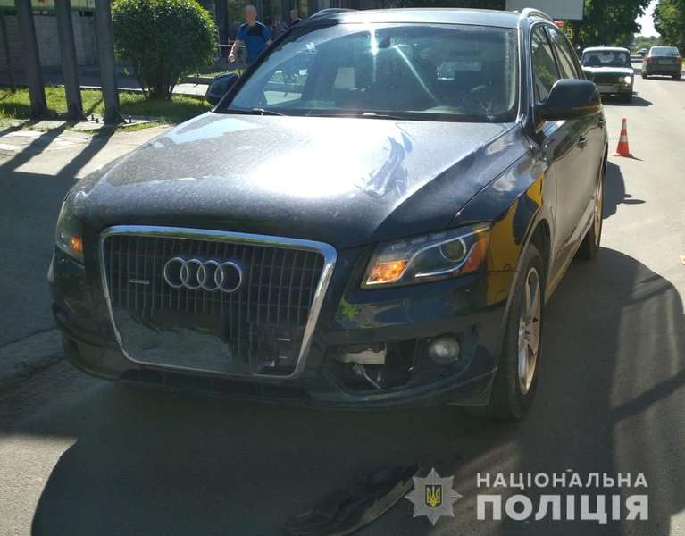 Раптово вибігла на дорогу: в Луцьку авто збило 14-річну школярку (фото)