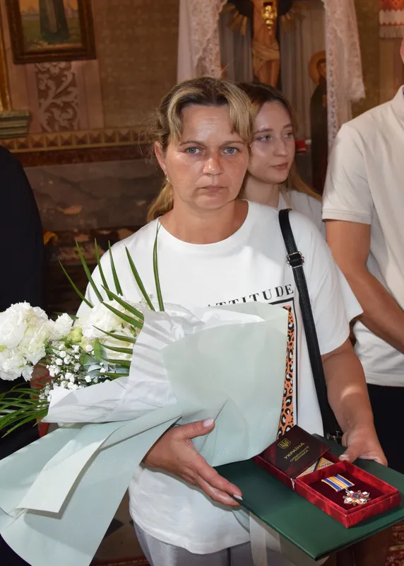 У Луцьку родини загиблих прикордонників отримали відзнаки захисників (фото)