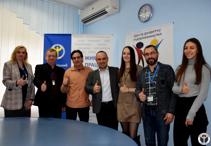 Курси з англійської і підготовка до співбесід: як на Волині американка вчить безробітних