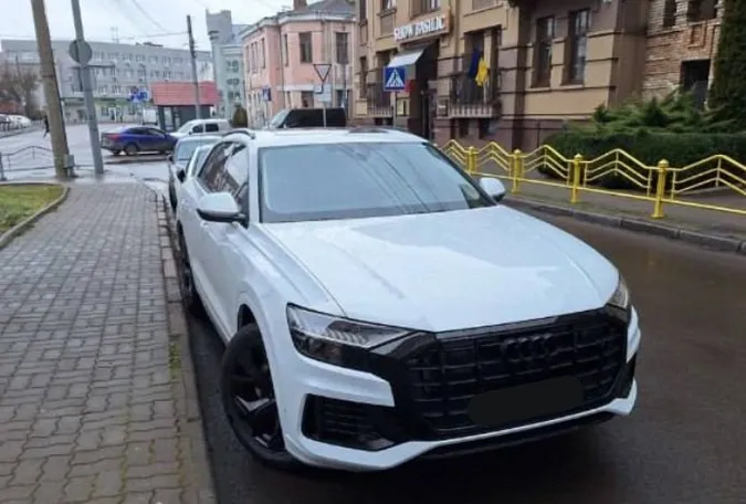 У Луцьку штрафували власників елітних авто (фото)