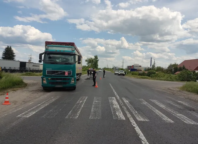 На Волині 33-річний велосипедист потрапив під колеса фури (фото)