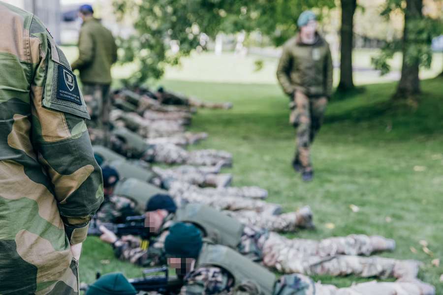 Інструктори з Норвегії працюють з українськими військовими під час навчань у Великій Британії, жовтень 2022