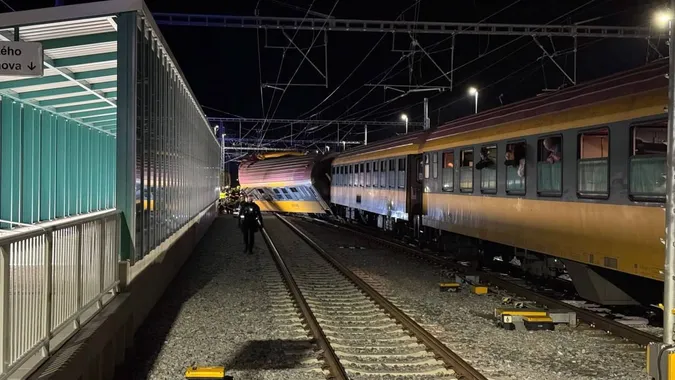 У моторошній лобовій аварії потягів у Чехії загинули дві українки (фото)