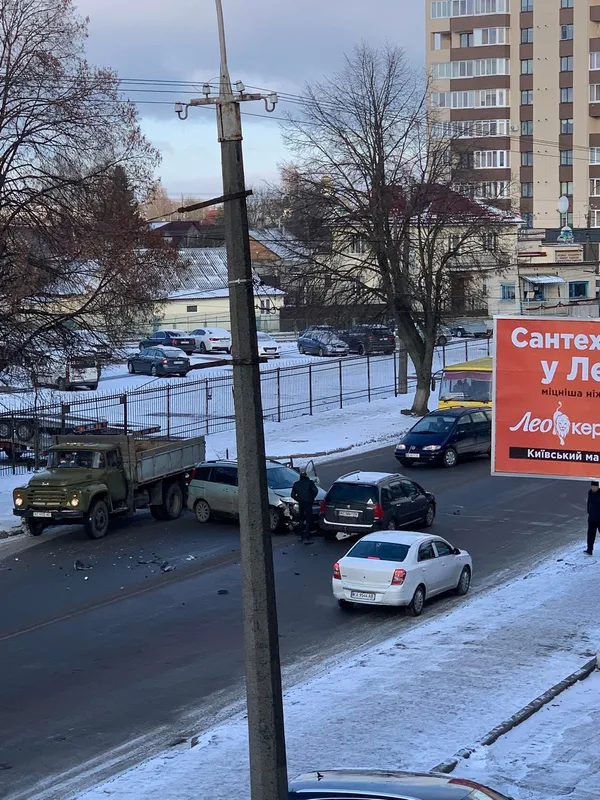 У Луцьку – подвійна ДТП на Львівській (фото, відео)