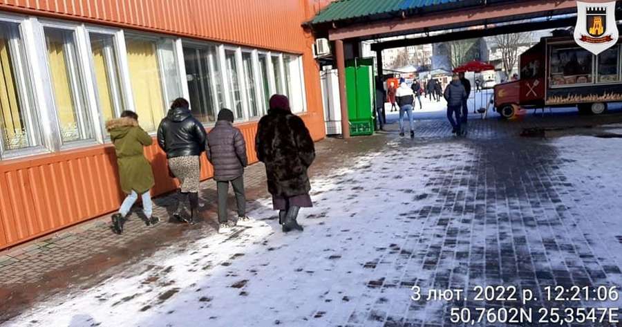 У Луцьку муніципали почали ганяти ромів на автостанції (фото)