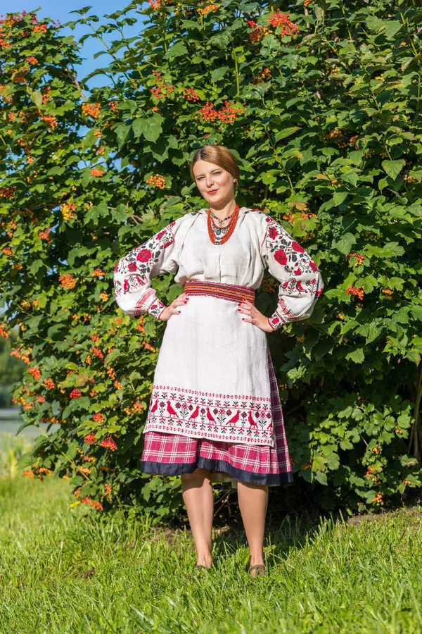 Код нації: волиняни діляться світлинами у вишиванках (фото)