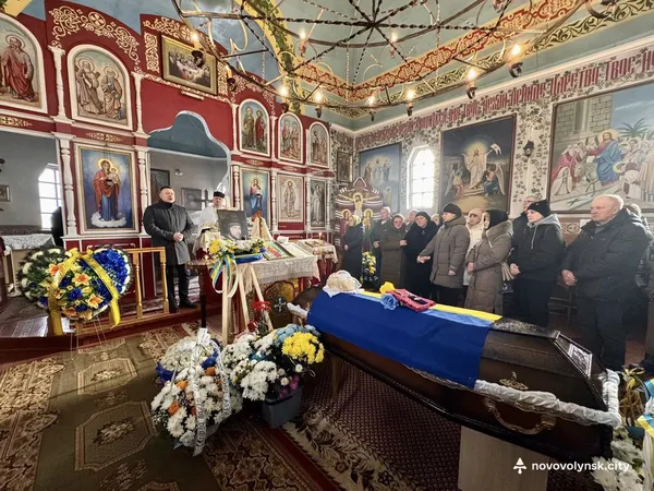На Волині провели в останню путь загиблого воїна Ігоря Генсіровського (фото)
