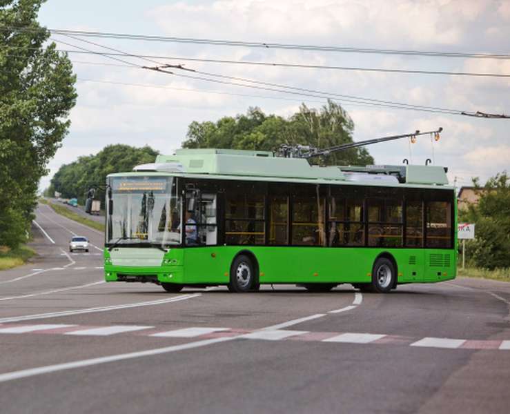 Луцькі тролейбуси поїхали у Харків (фото)